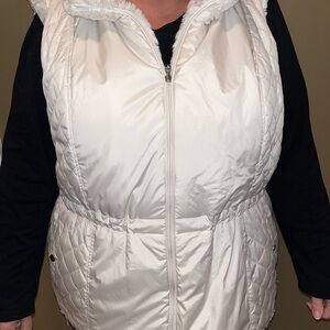 Women’s quilted reversible vest
